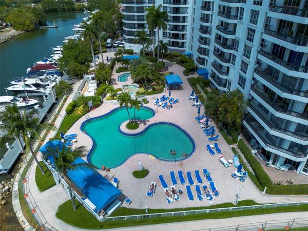 3530 Mystic Pointe Dr #2207, Aventura, FL 33180