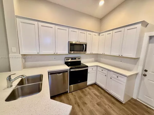 Weston, FL 33331,4280 Ironwood Ct