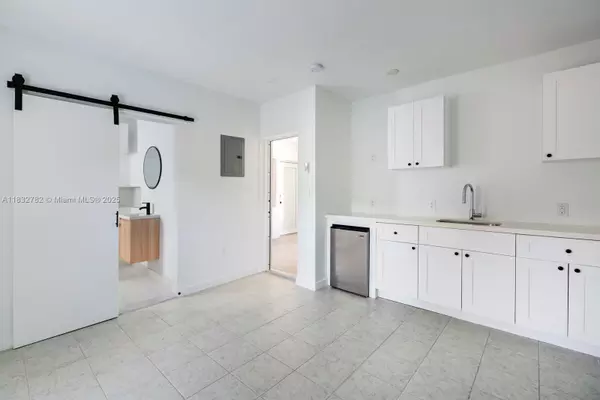 7800 NE 10th Ct #5, Miami, FL 33138