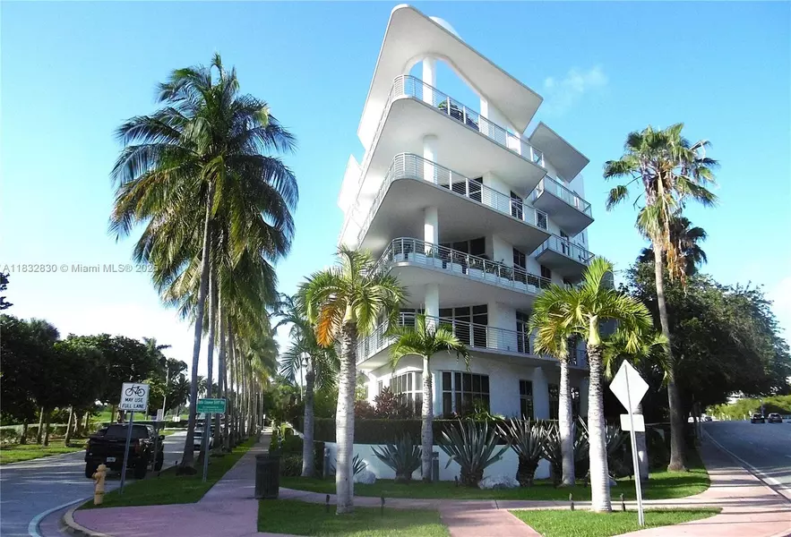2001 Meridian Ave #525+DEN, Miami Beach, FL 33139