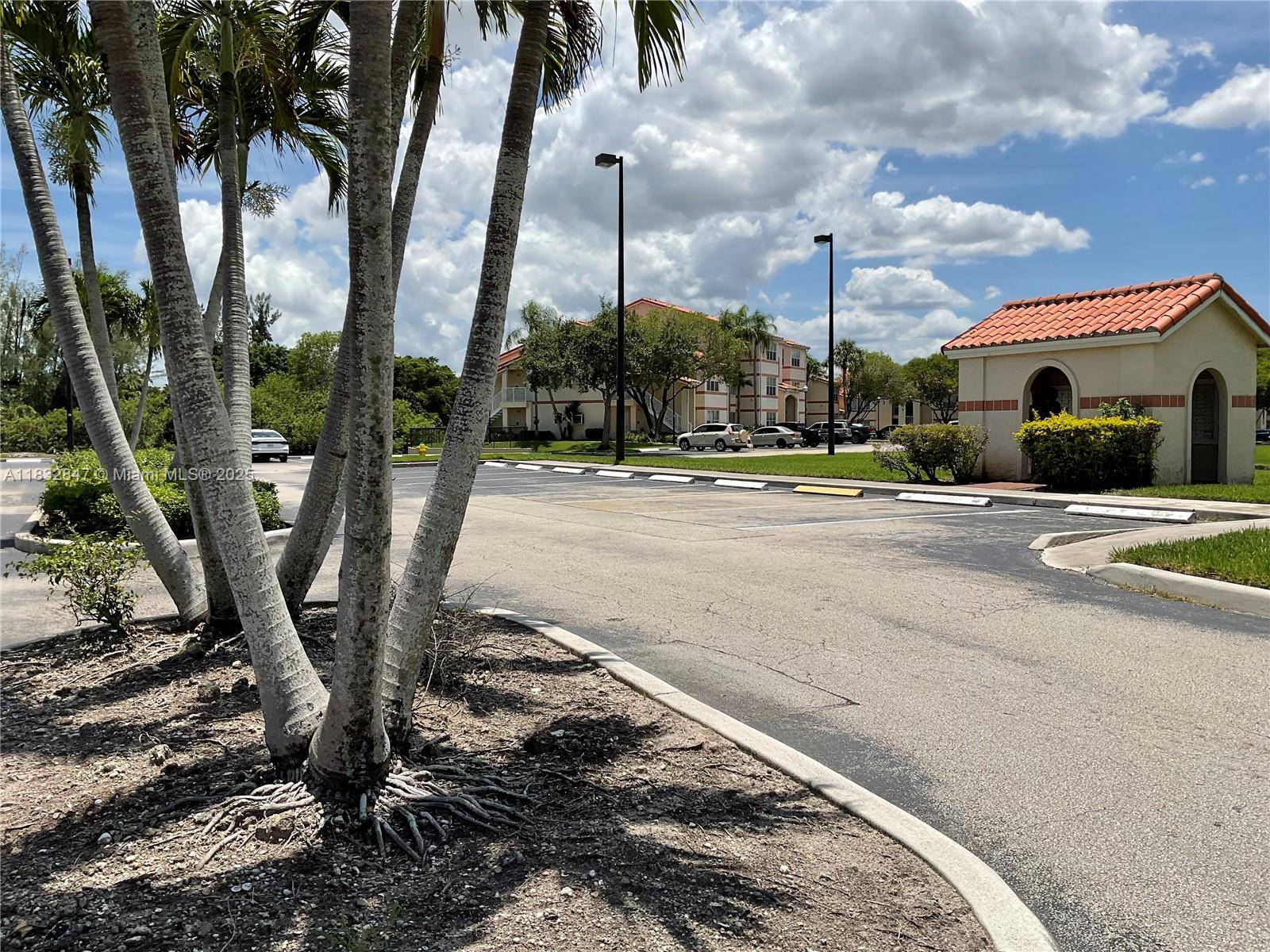 Margate, FL 33063,3320 N Pinewalk Dr N #1715