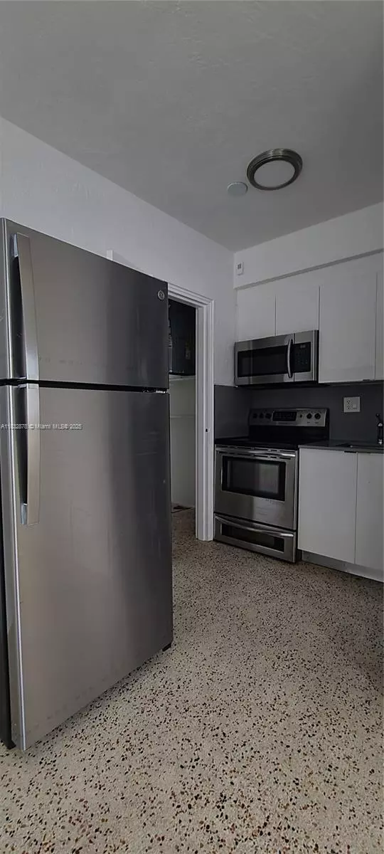 Miami, FL 33129,350 SW 15th Rd #8