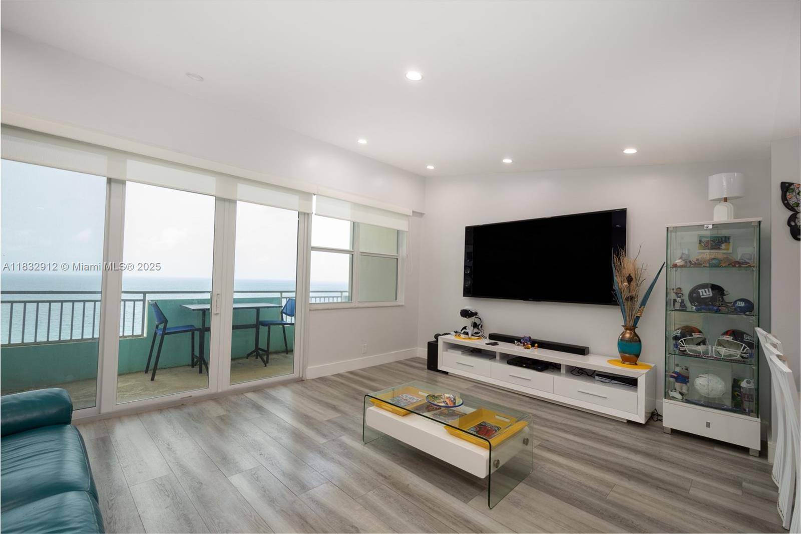 Hallandale Beach, FL 33009,3180 S Ocean Dr #1703