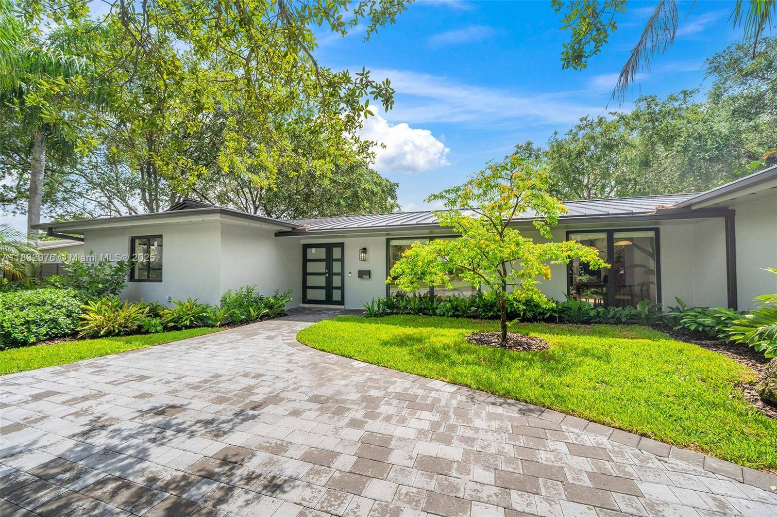 Palmetto Bay, FL 33158,15121 SW 69th Ct