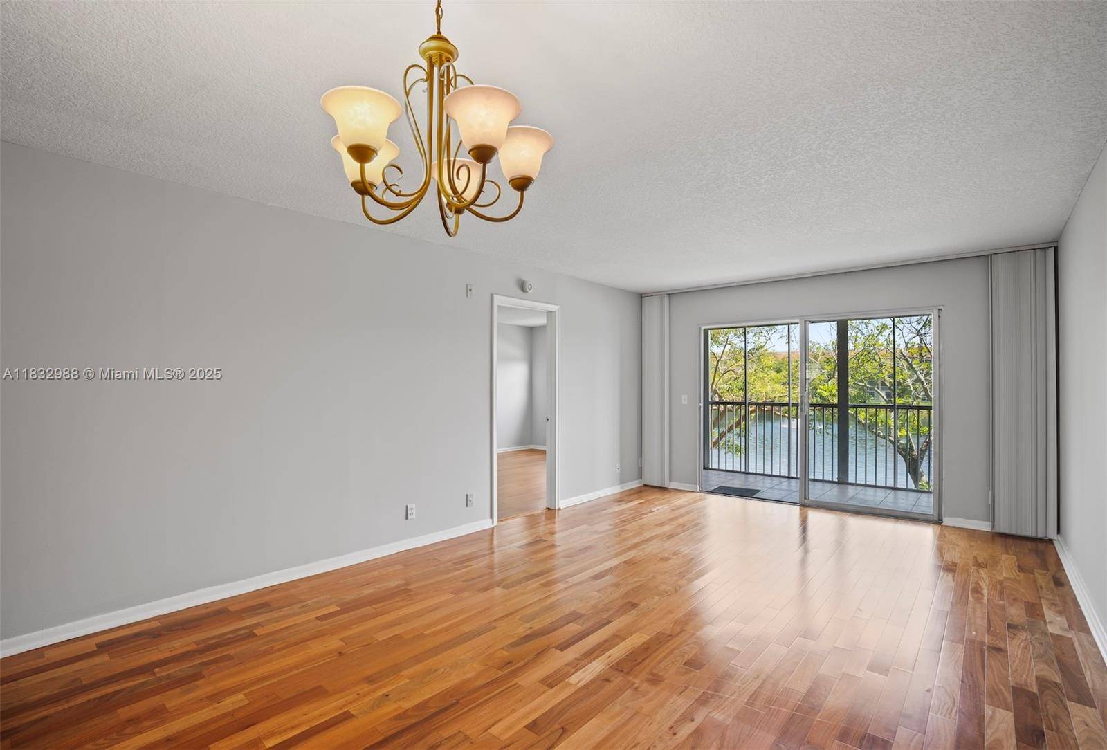 Pembroke Pines, FL 33027,12900 SW 13th St #212E