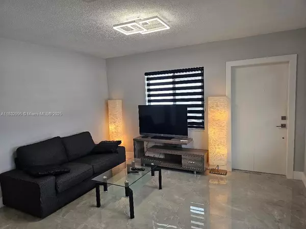Hollywood, FL 33020,2228 N 19th Ave #E