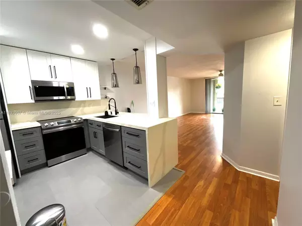 Plantation, FL 33324,10501 W Broward Blvd #205
