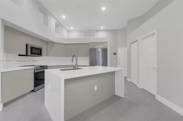 Weston, FL 33327,2553 Bay Pointe