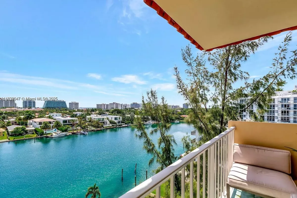 Bay Harbor Islands, FL 33154,9341 E Bay Harbor #6D