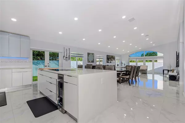 Pembroke Pines, FL 33029,344 SW 191st Ave