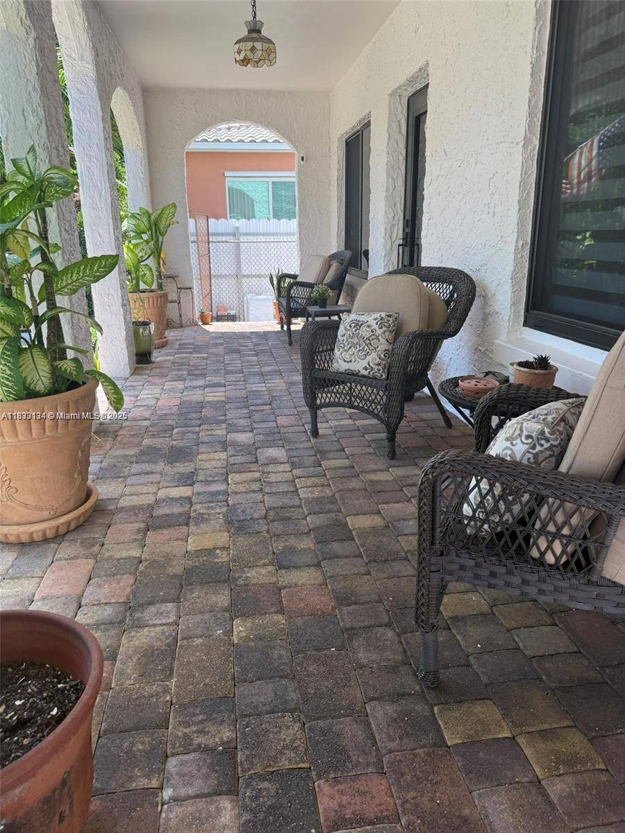 Miami, FL 33133,2271 SW 25th St #2271