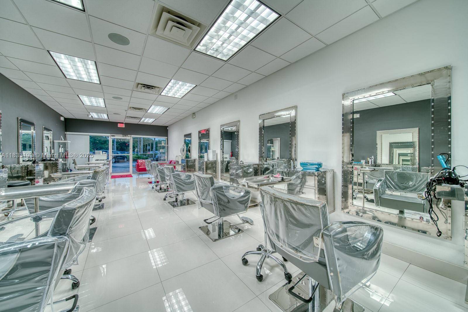Pinecrest, FL 33156,Beauty Salon For Sale In Pinecrest