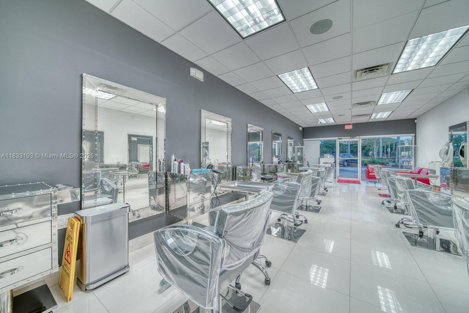 Pinecrest, FL 33156,Beauty Salon For Sale In Pinecrest