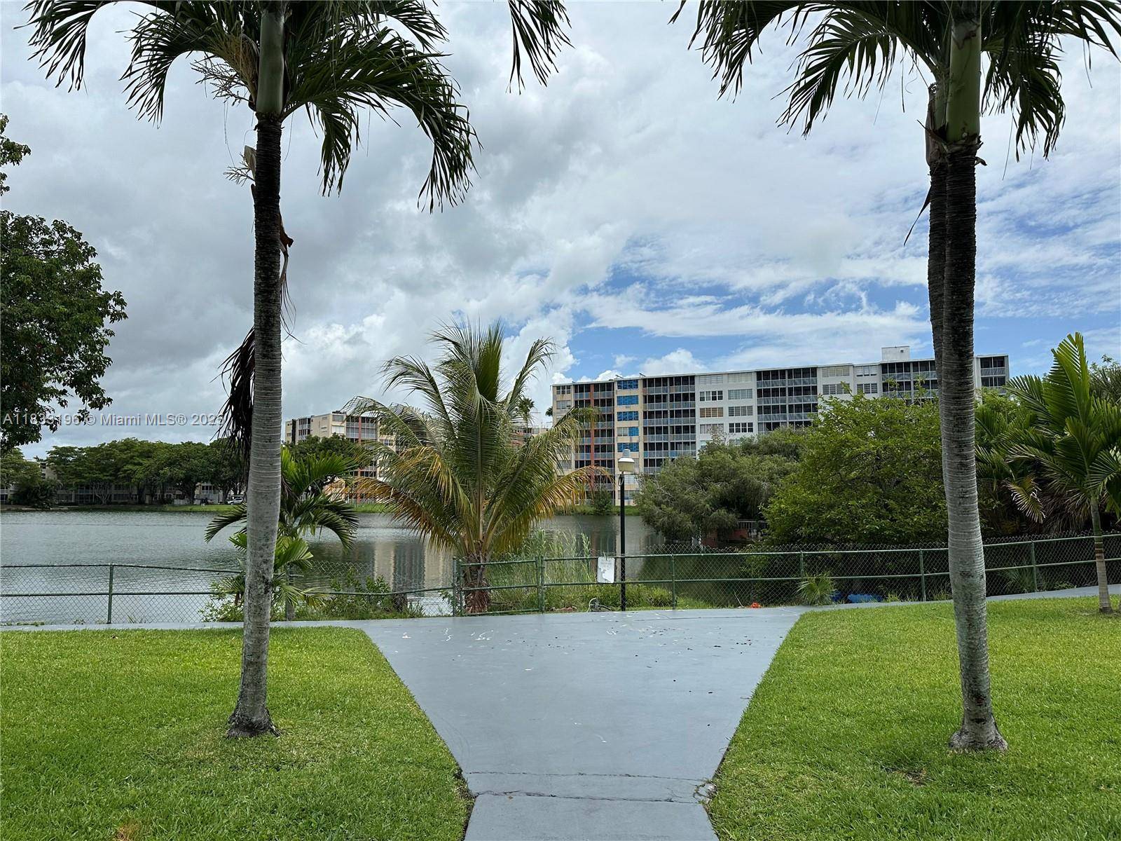 Miami, FL 33179,1723 NE Miami Gardens Dr #135