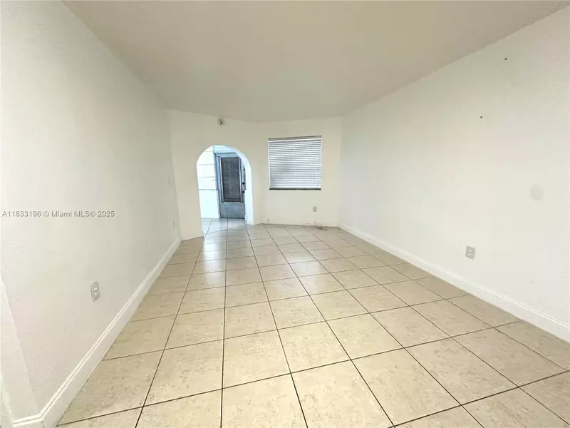 1723 NE Miami Gardens Dr #135, Miami, FL 33179