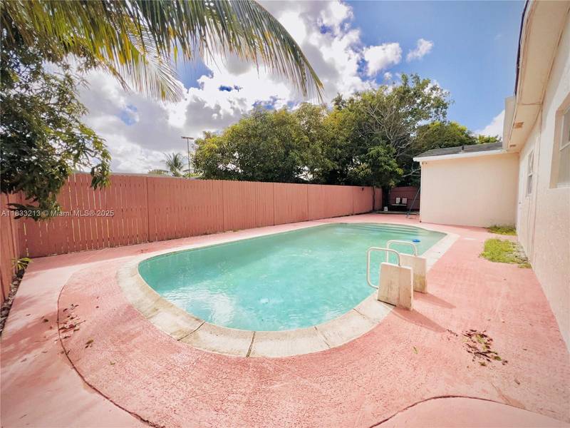 4971 SW 7th Ct, Margate, FL 33068