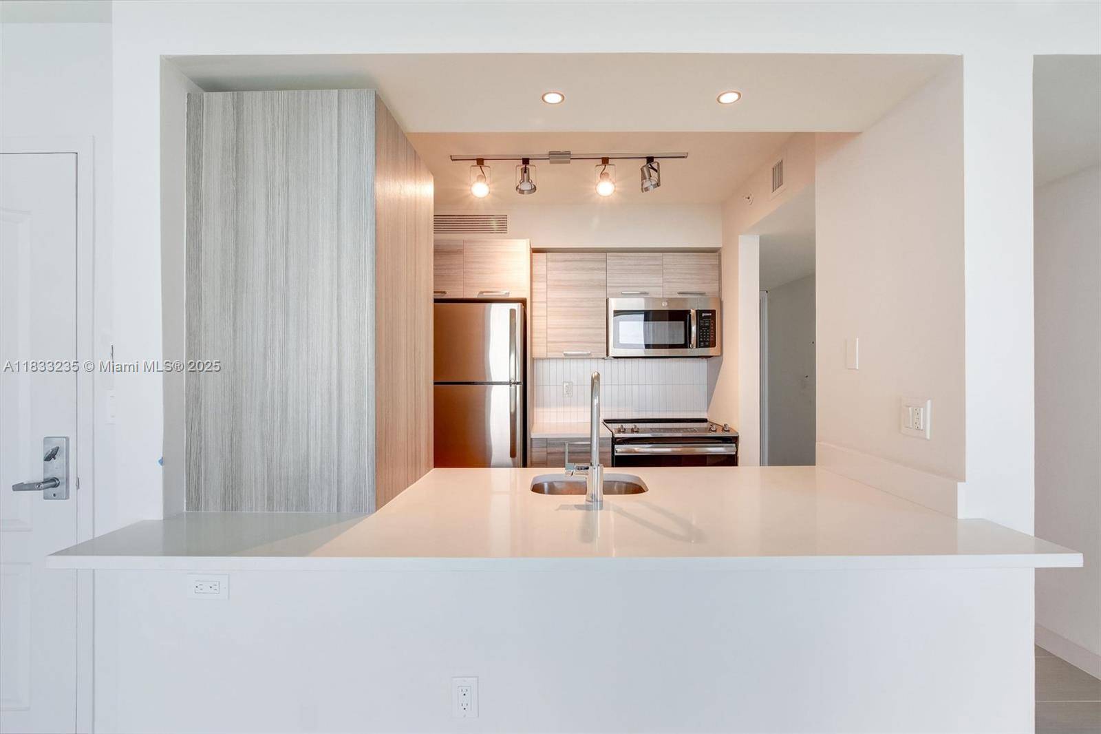 Miami, FL 33132,1756 N Bayshore Dr #27A