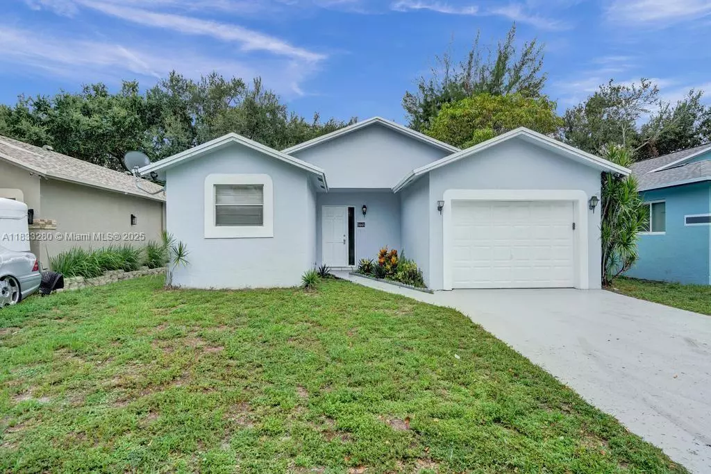 Hollywood, FL 33020,2444 Raleigh St