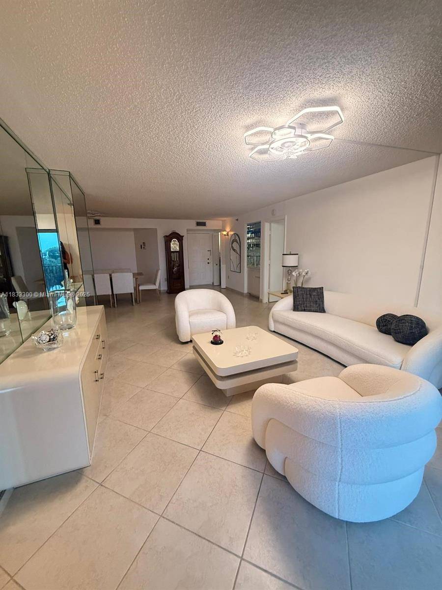 Hollywood, FL 33019,1201 S Ocean Dr #408S