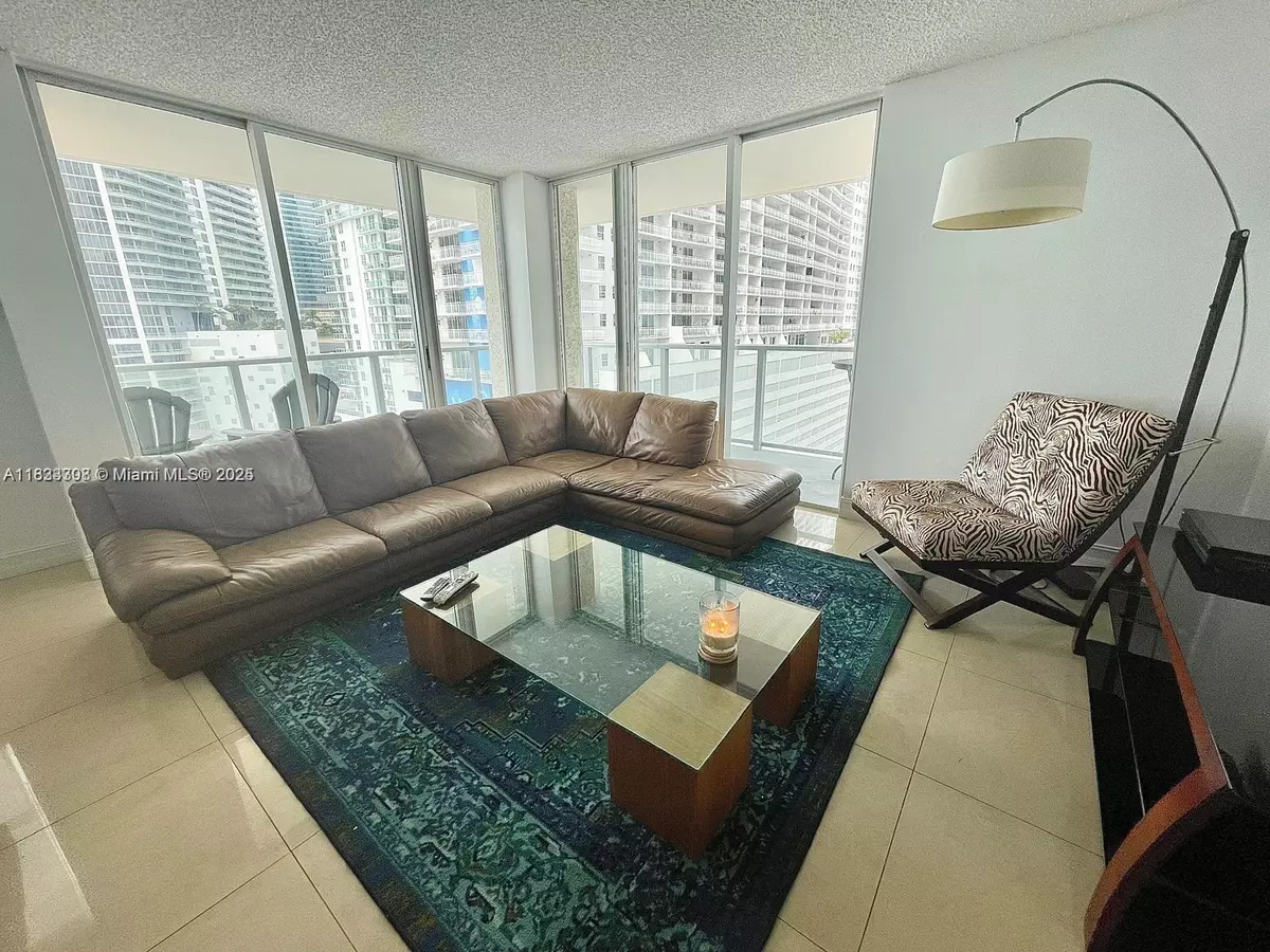 Miami, FL 33131,1155 Brickell Bay Dr #1401