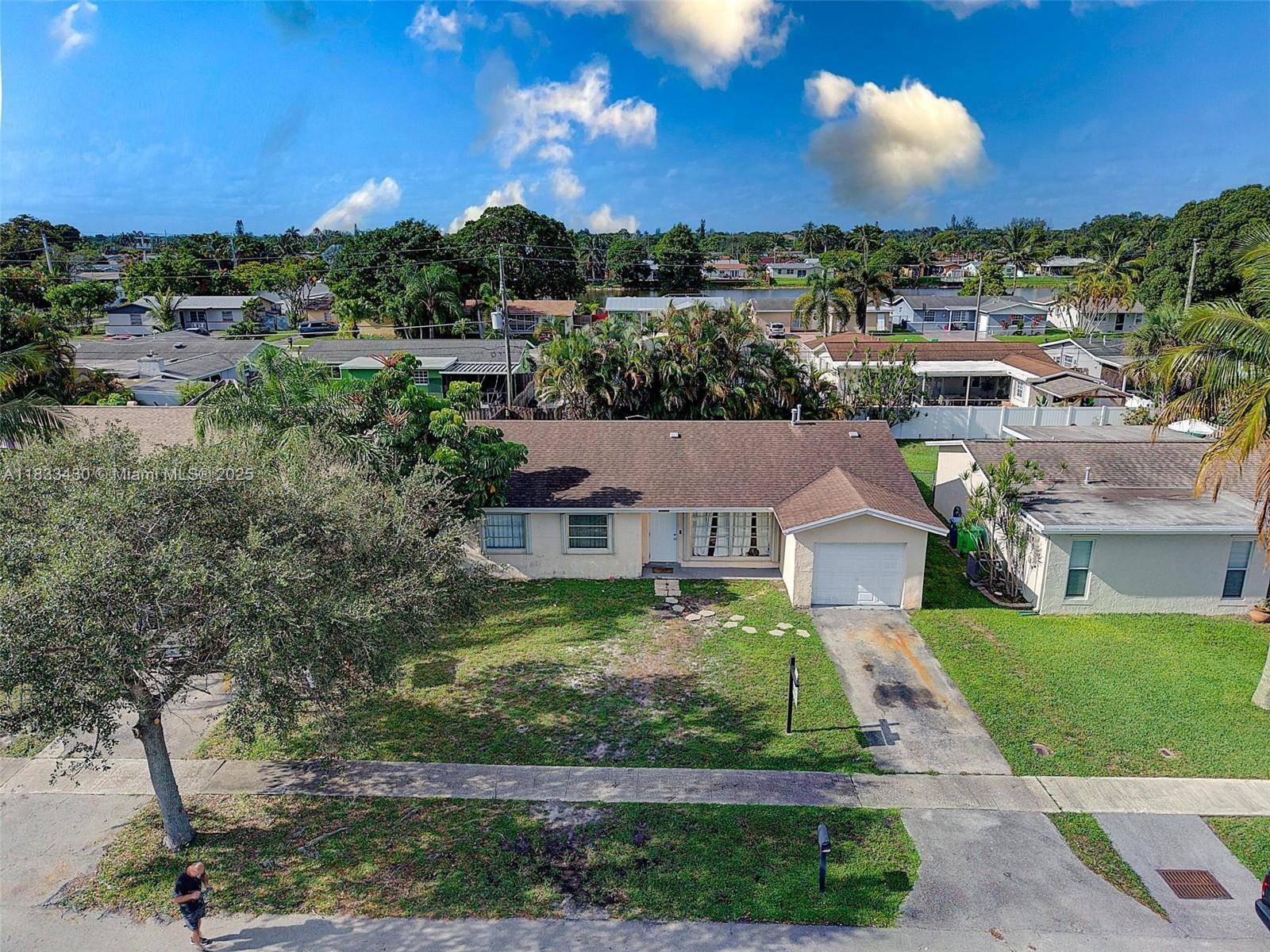 11540 NW 33rd St, Sunrise, FL 33323