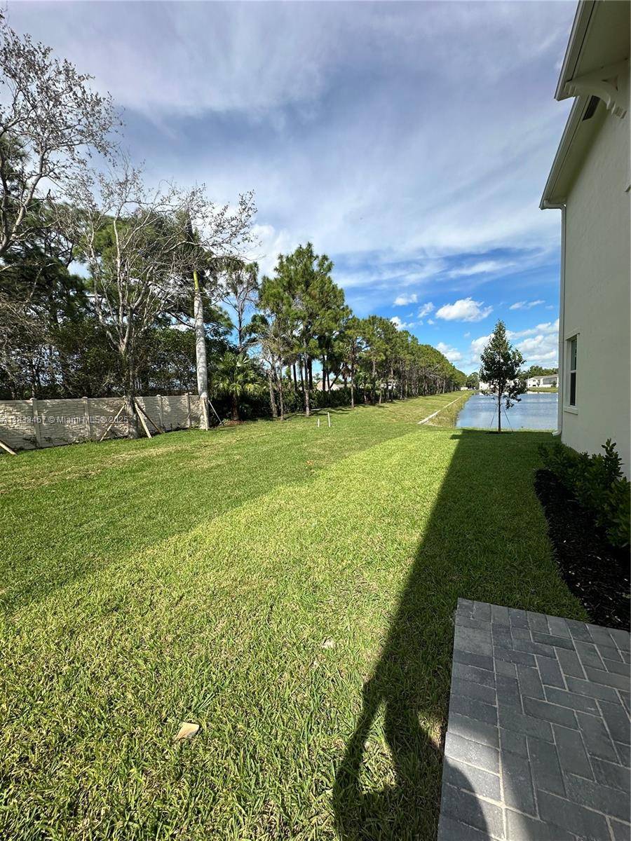 Lake Worth, FL 33463,Address not disclosed
