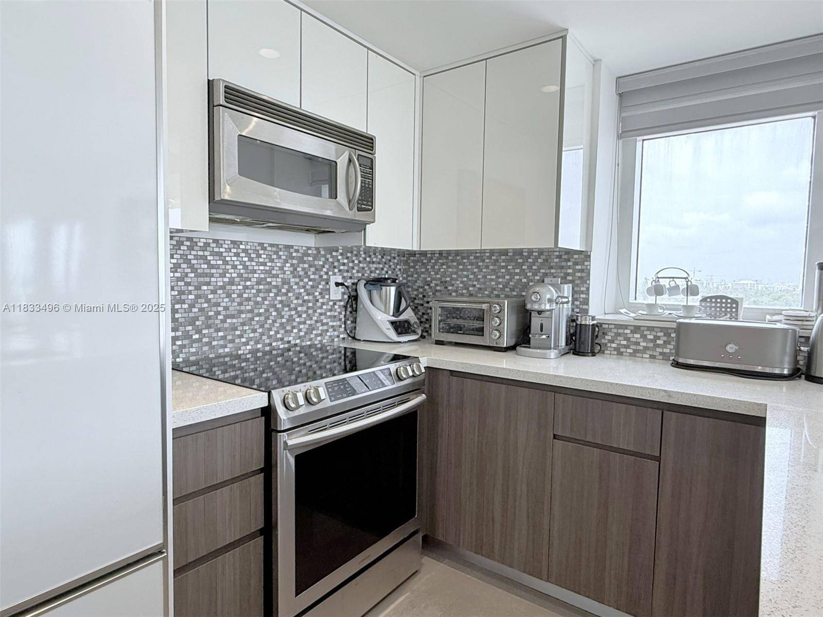Bal Harbour, FL 33154,10275 Collins Ave #722