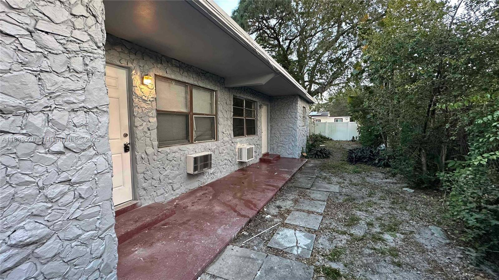 1808 NW 9th St #1-2, Fort Lauderdale, FL 33311