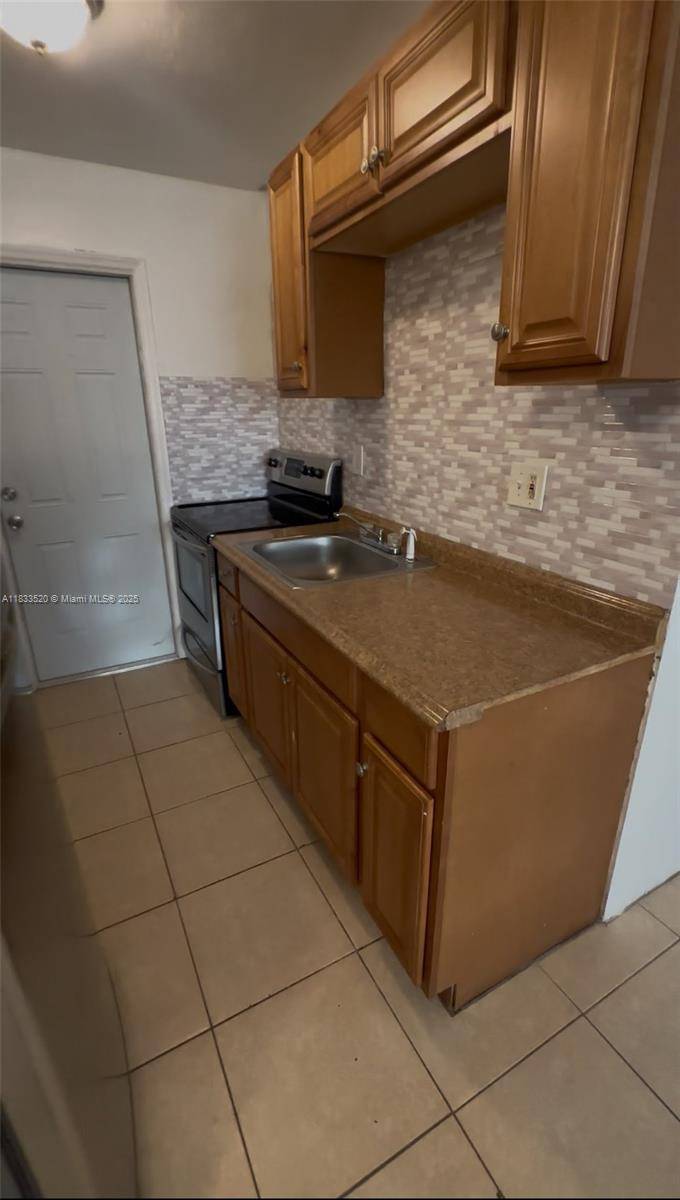 Fort Lauderdale, FL 33311,1808 NW 9th St #1-2