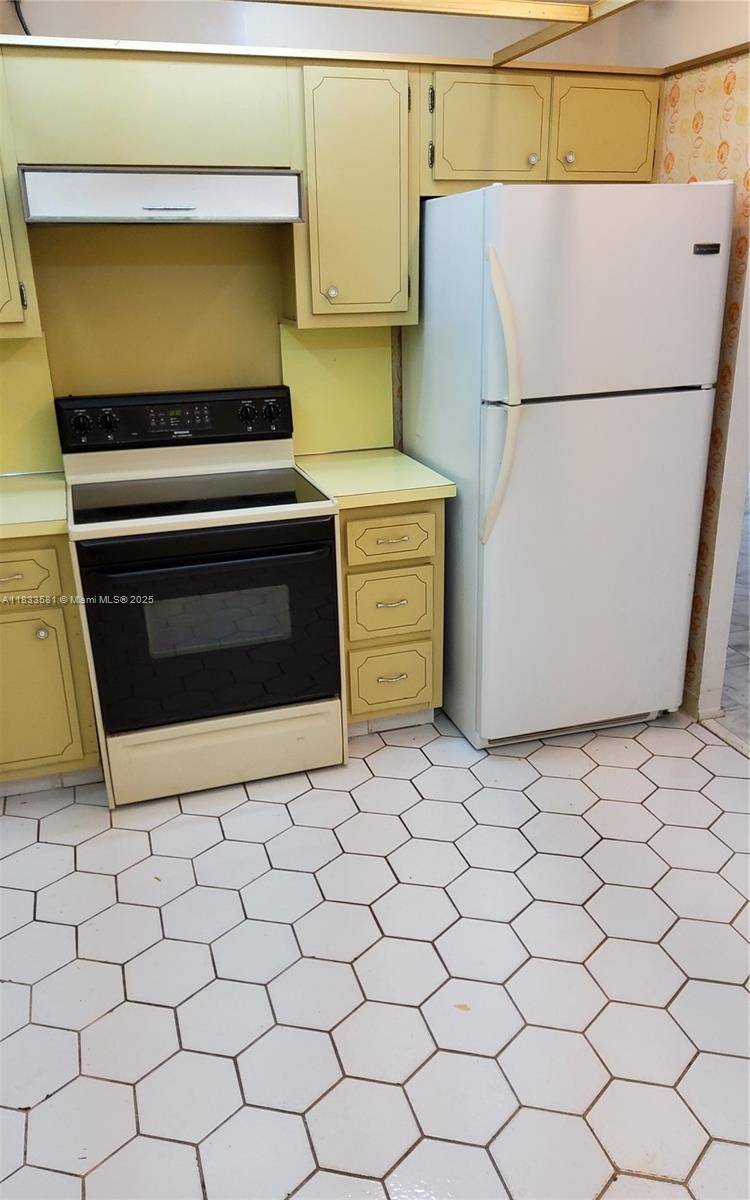 Hollywood, FL 33019,1600 S Ocean Dr #5B