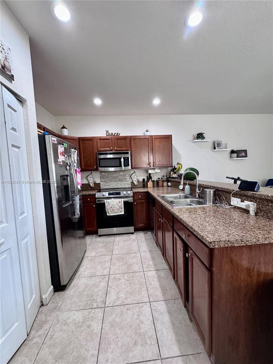 Homestead, FL 33033,3204 SE 5th St #3204