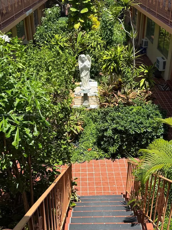 Miami Beach, FL 33139,1050 Pennsylvania #24