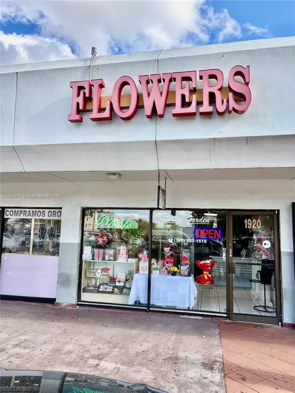1900 W 60th St, Hialeah, FL 33012
