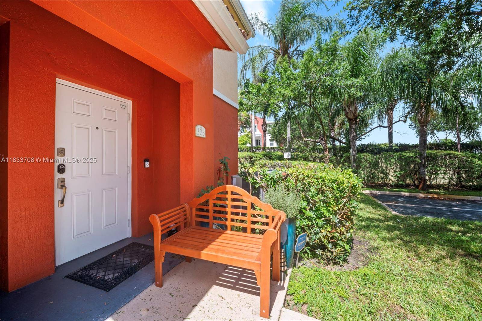 Davie, FL 33024,3335 Palomino Dr