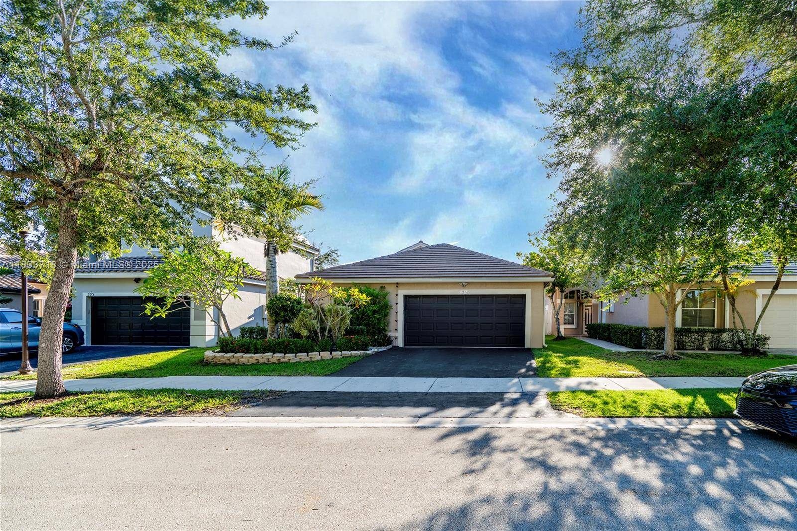 Weston, FL 33326,216 E Bayridge Dr