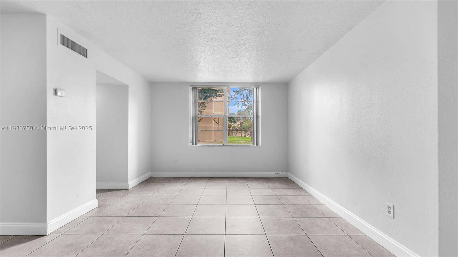 Hialeah, FL 33012,1825 W 56th St #111