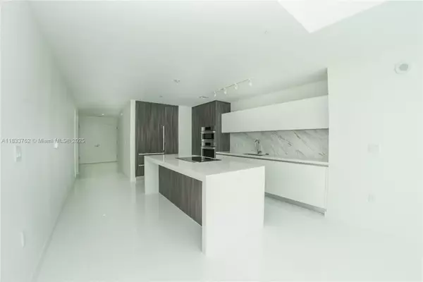 Miami, FL 33132,851 NE 1st Ave #2211