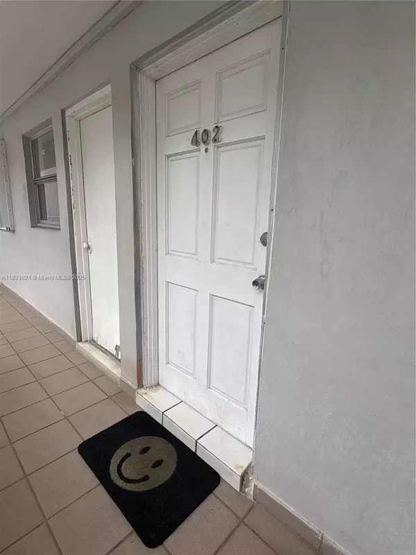 Miami Beach, FL 33139,1331 Lincoln Rd #402