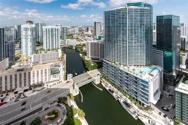Miami, FL 33131,465 Brickell Ave #4304