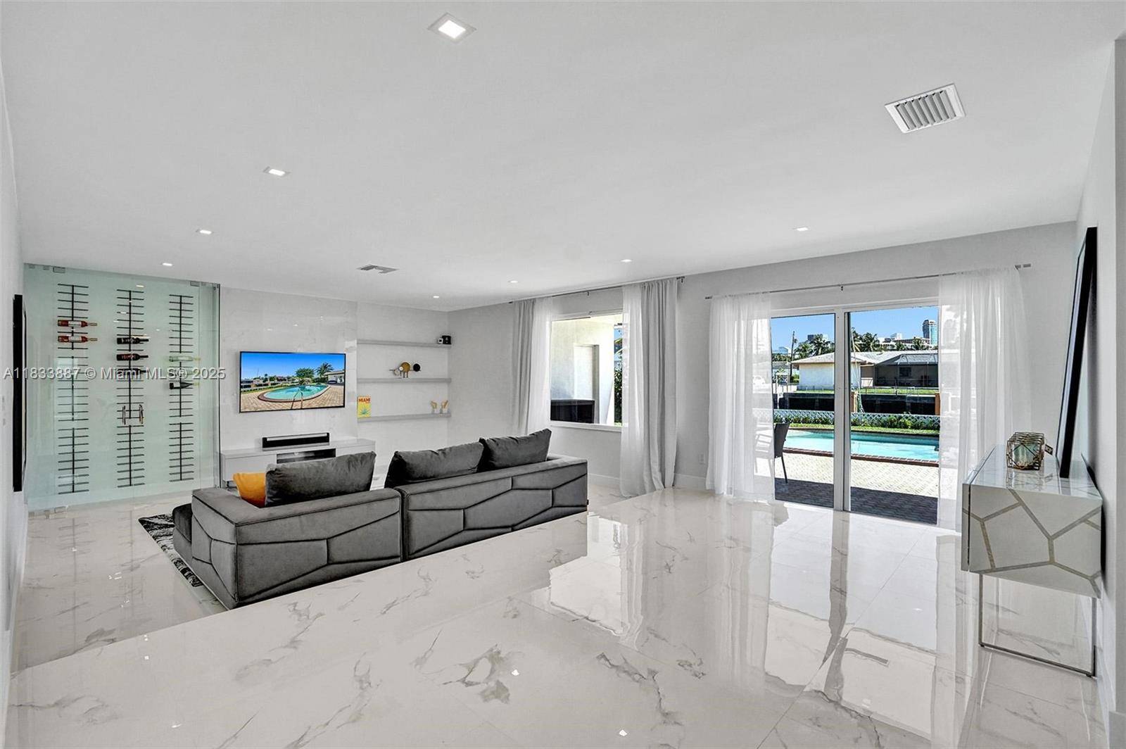 16433 NE 33rd Ave, North Miami Beach, FL 33160