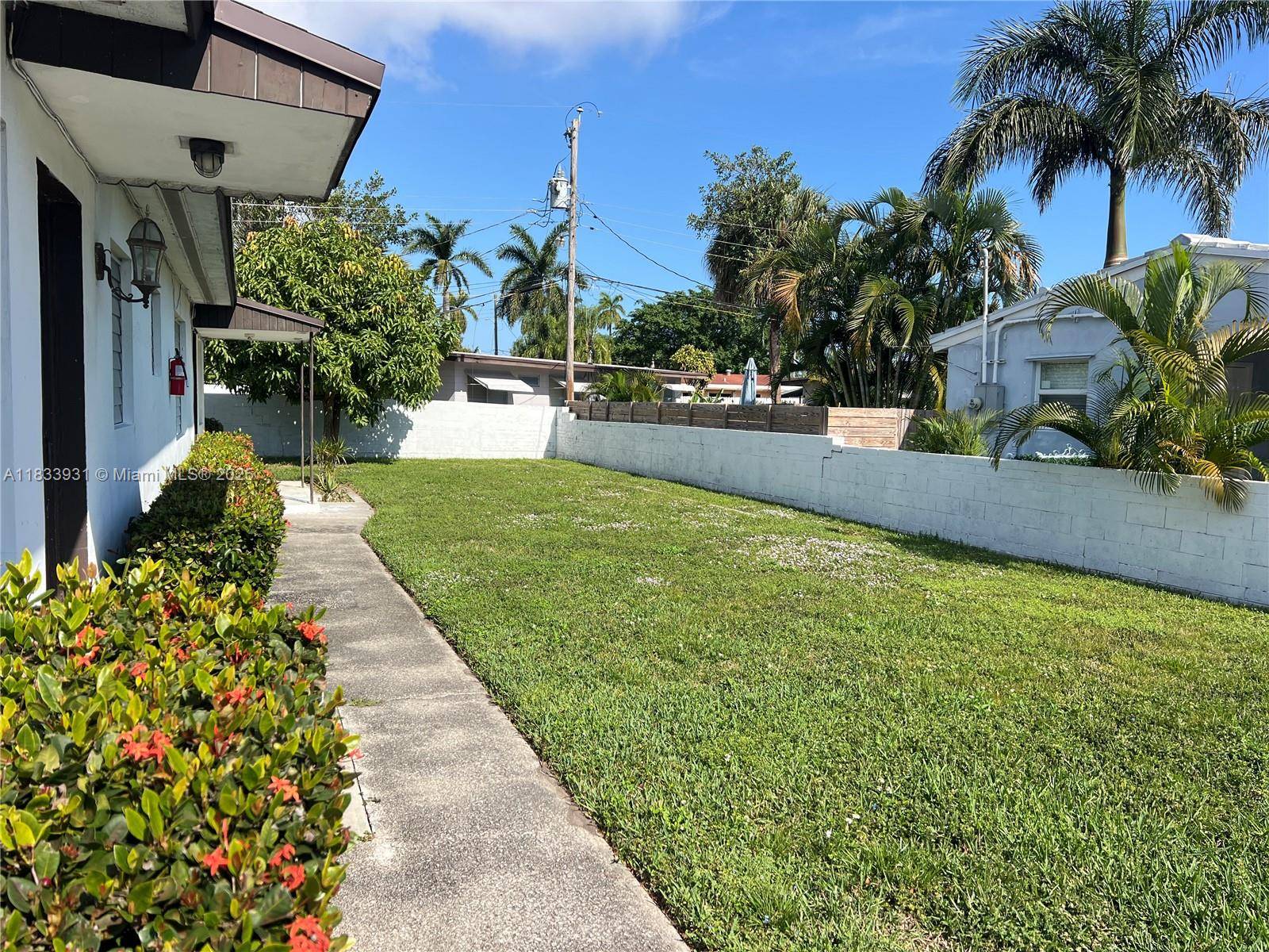 Hallandale Beach, FL 33009,809 NE 2nd St