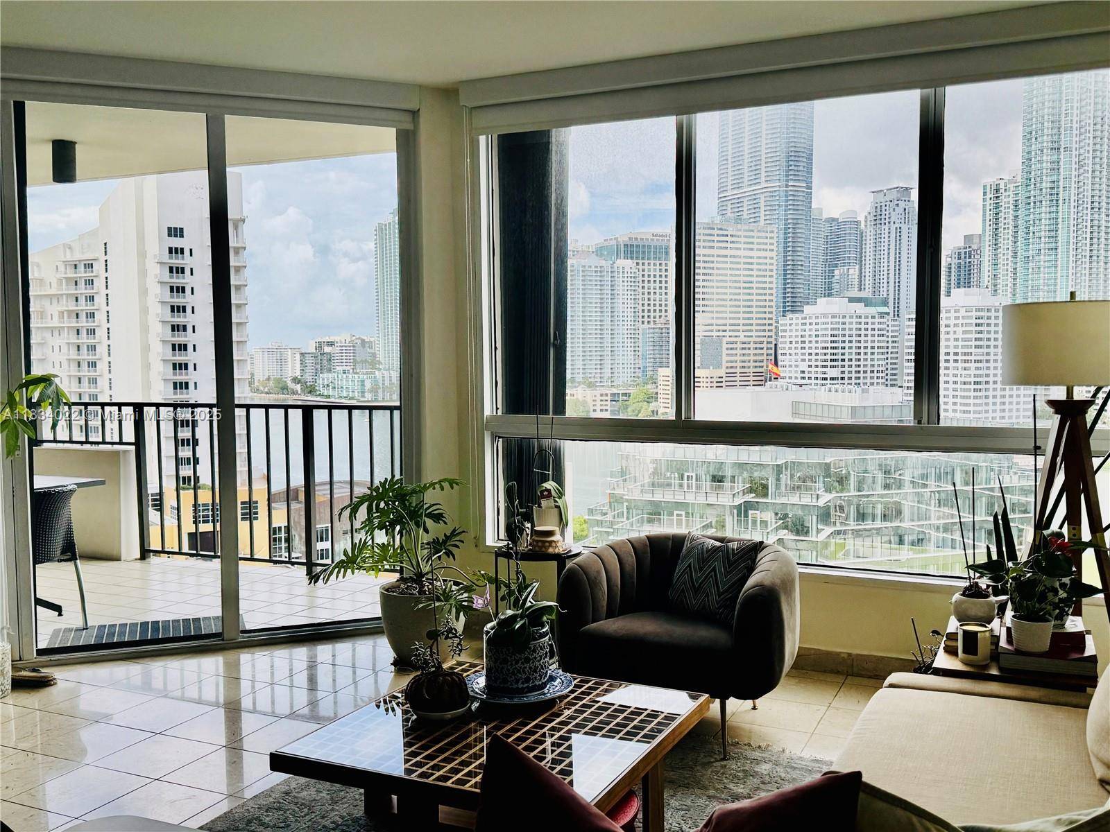 Miami, FL 33131,520 Brickell Key Dr #A1519