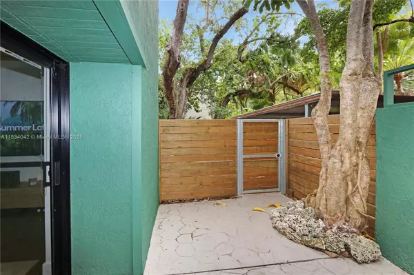 Miami, FL 33133,3138 Mary St #3138