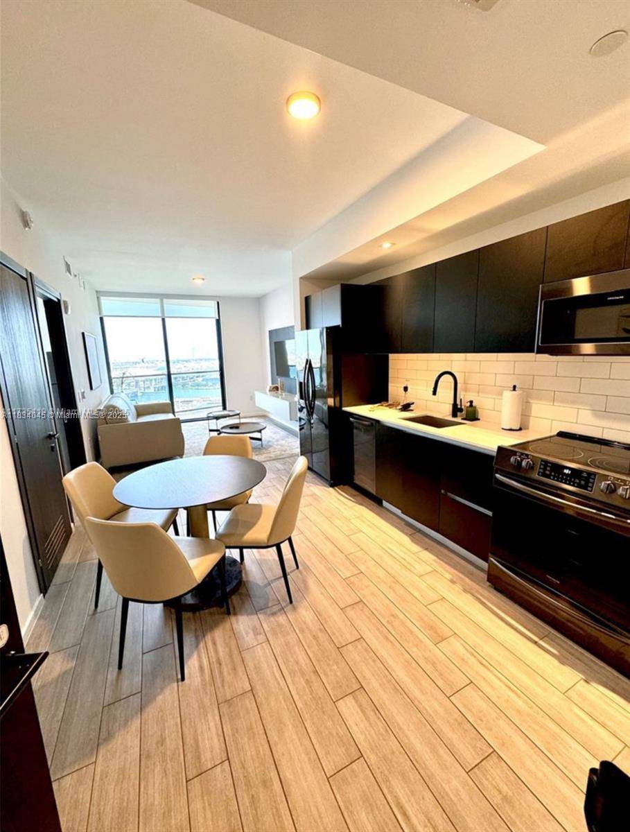 Miami, FL 33132,398 NE 5th street #1710