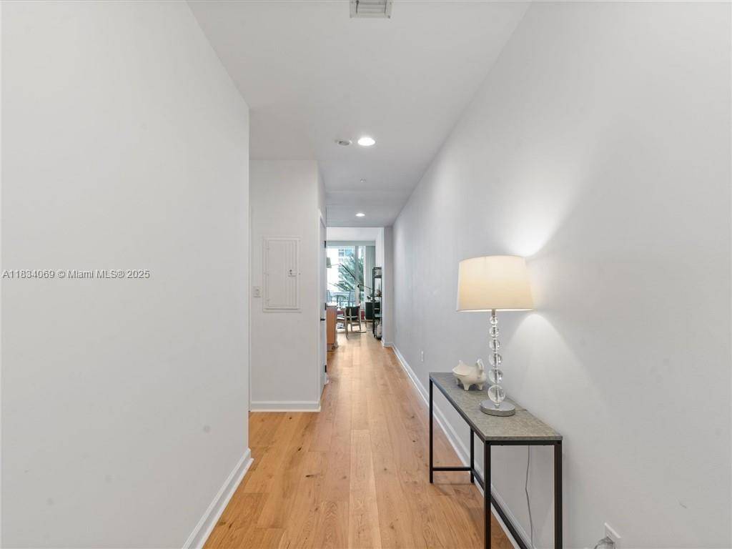 Miami Beach, FL 33141,6799 Collins Ave #301