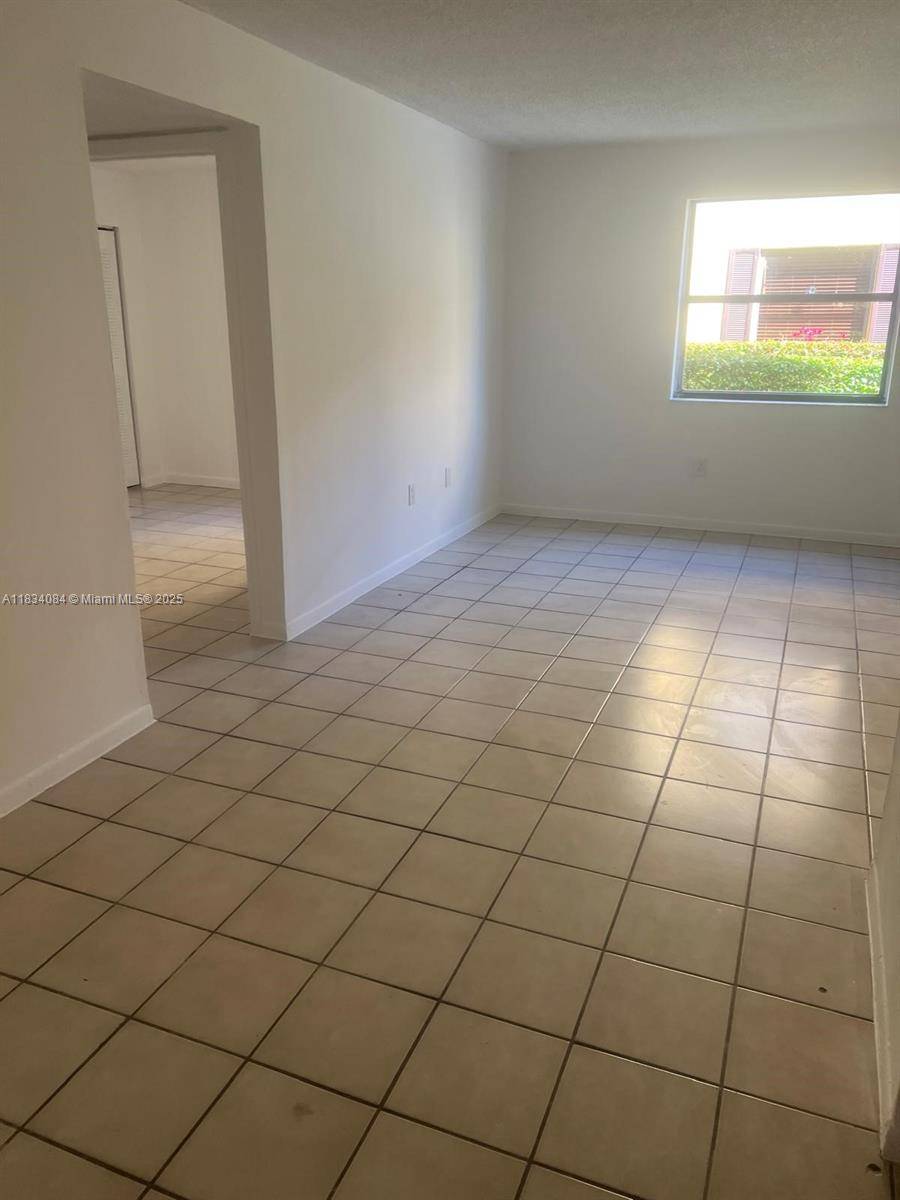 686 NW 114th Ave #203, Sweetwater, FL 33172