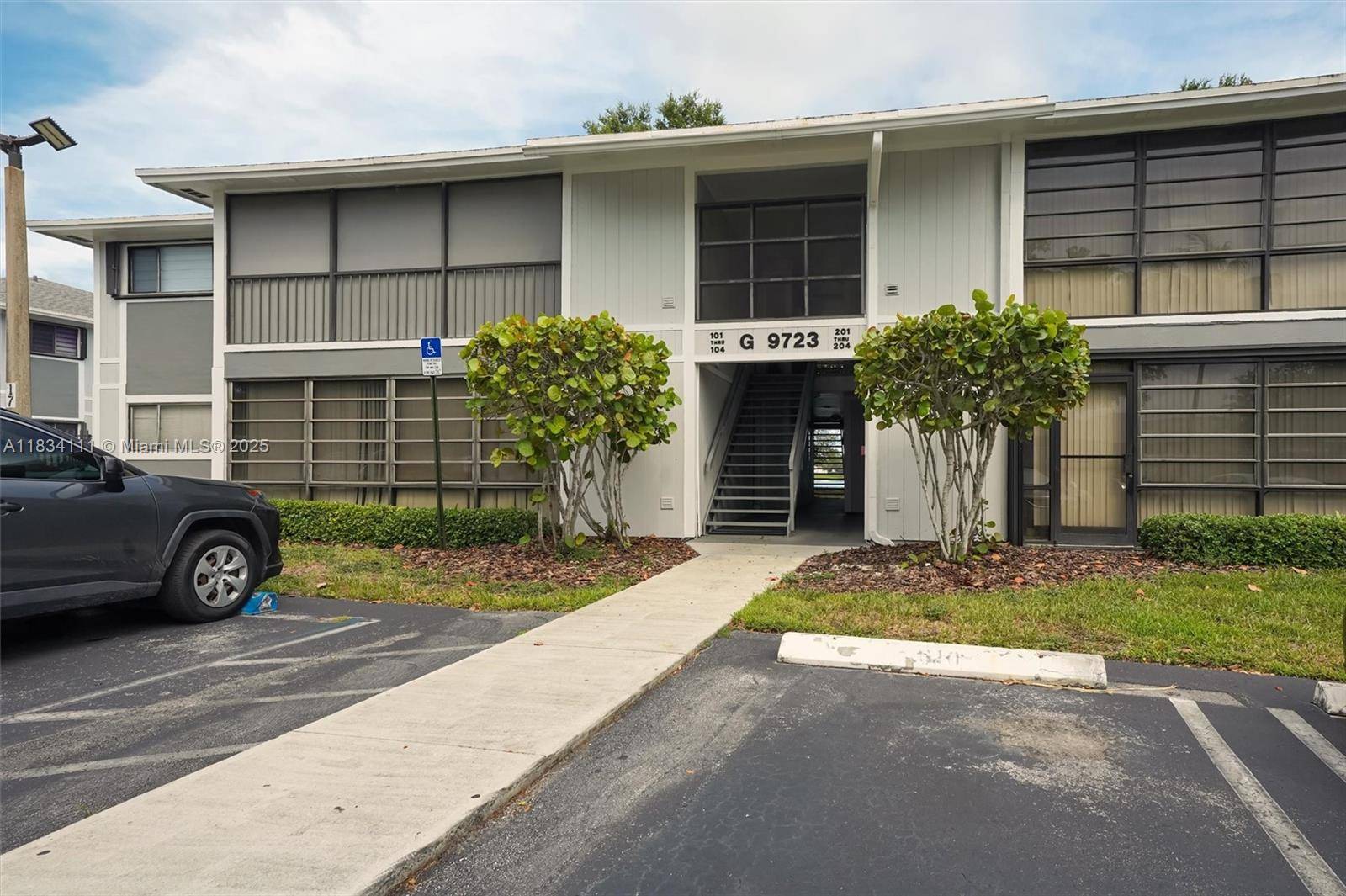 9723 Hammocks Blvd #102, Miami, FL 33196