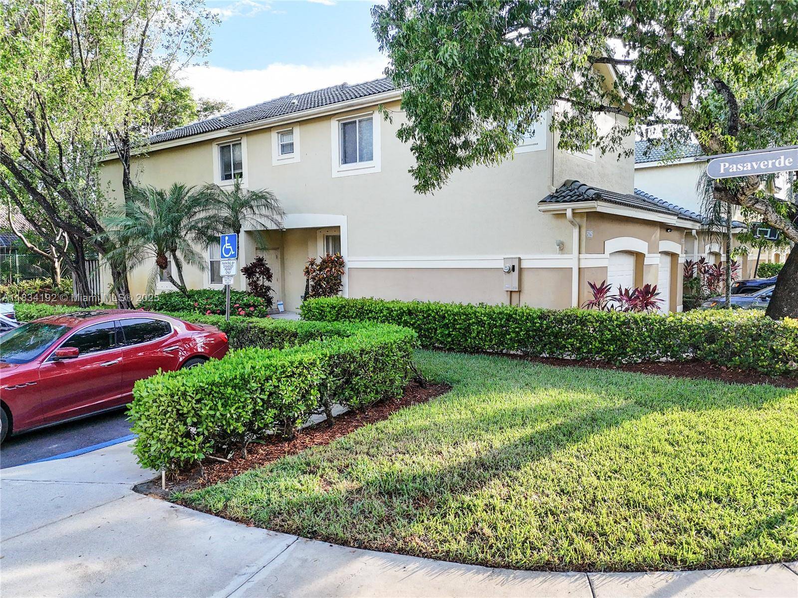 Weston, FL 33327,2052 Hacienda Ter