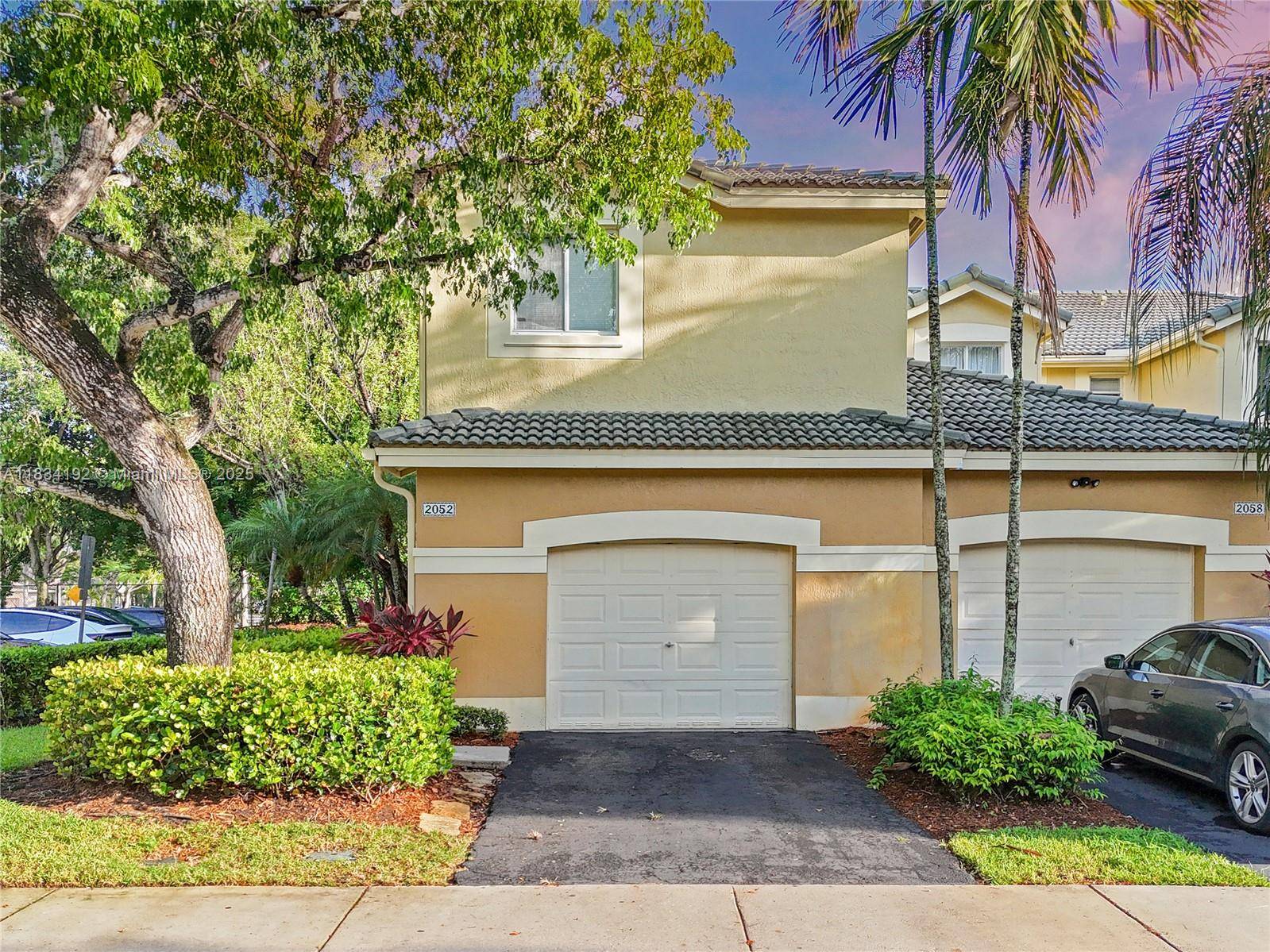 2052 Hacienda Ter, Weston, FL 33327