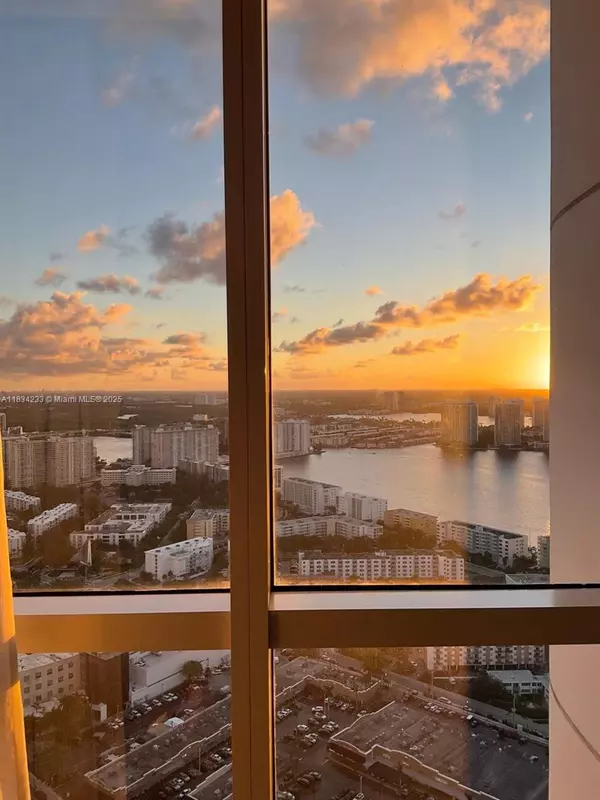 Sunny Isles Beach, FL 33160,18201 Collins Ave #5303